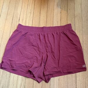 ALO Yoga Men’s 5” Adapt Running Shorts